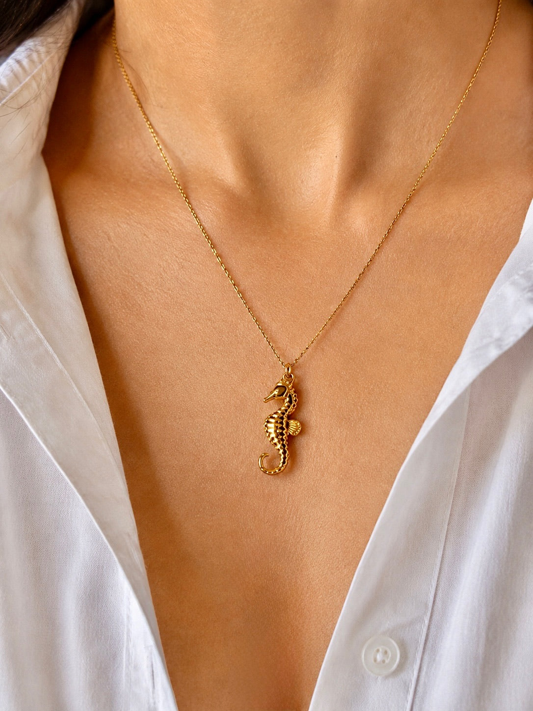 Maris Seahorse Pendant Necklace