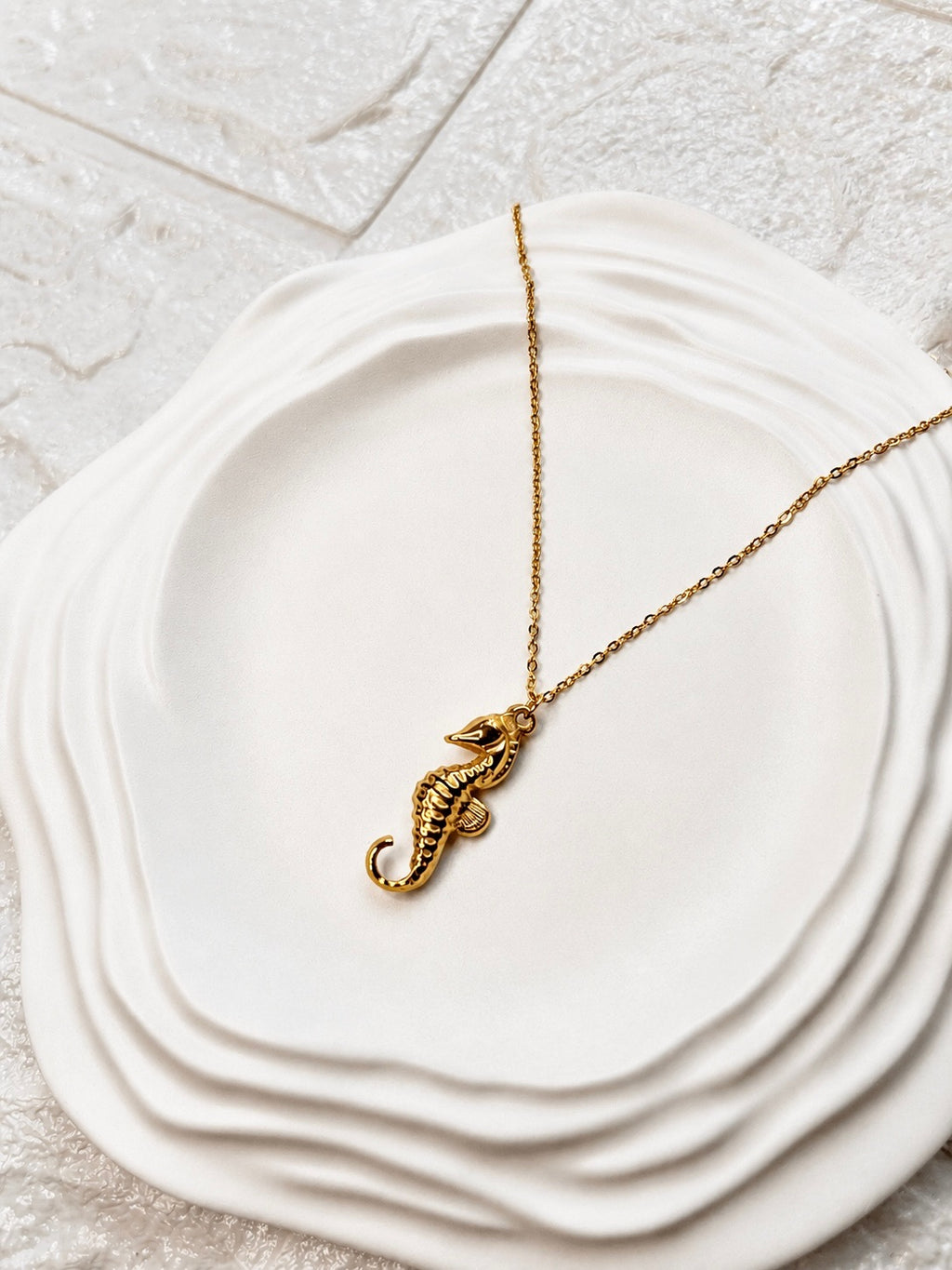 Maris Seahorse Pendant Necklace