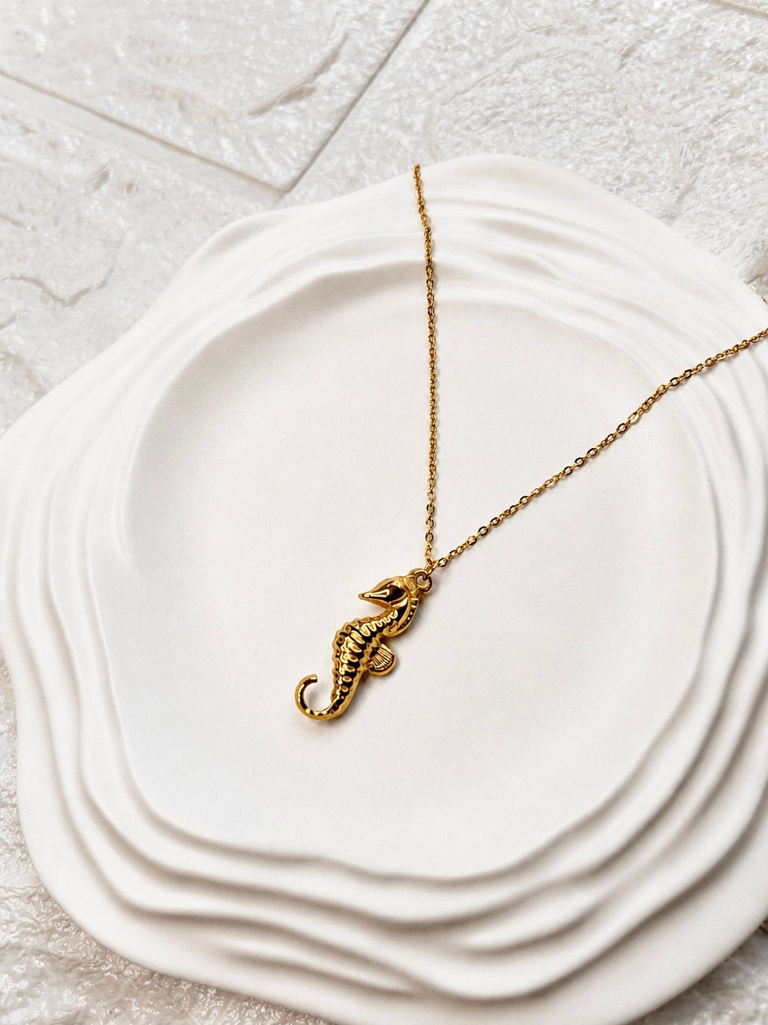 Maris Seahorse Pendant Necklace